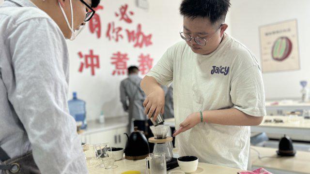 春花茶咖活动奏响春日乐章麻将胡了模拟器云南保山：(图4)