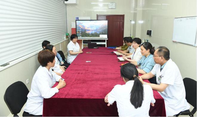 院开展体检人员专场健康管理活动PG麻将胡了试玩泰安市中心医(图1)