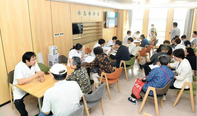 院开展体检人员专场健康管理活动PG麻将胡了试玩泰安市中心医(图4)